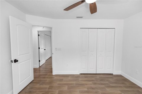 House in Deltona, Florida 3 bedrooms, 153.94 sq.m. № 1791698 - photo 14