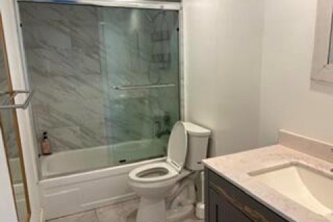 Condominio en alquiler en Hollywood, Florida, 2 dormitorios, 100.98 m2 № 2292282 - foto 9