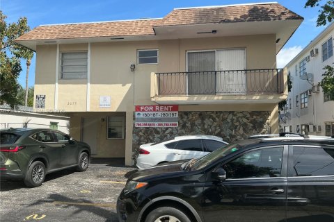 Дом в Норт-Майами-Бич, Флорида 2 спальни, 83.61м2 № 2058466