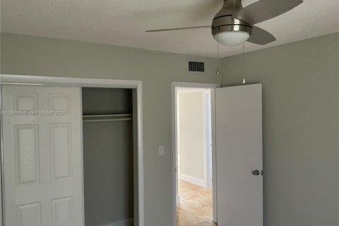 Снять в аренду виллу или дом в Норт-Майами-Бич, Флорида 2 спальни, 83.61м2, № 2058466 - фото 6