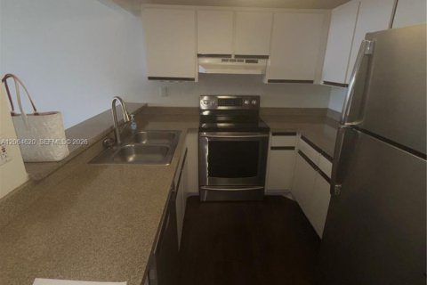 Condominio en alquiler en Miami, Florida, 1 dormitorio, 64.1 m2 № 2339850 - foto 29