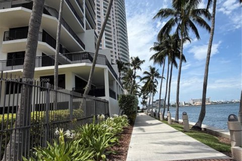 Condominio en alquiler en Miami, Florida, 1 dormitorio, 64.1 m2 № 2339850 - foto 8