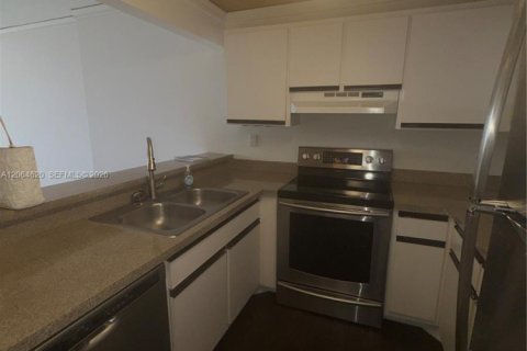 Condominio en alquiler en Miami, Florida, 1 dormitorio, 64.1 m2 № 2339850 - foto 26