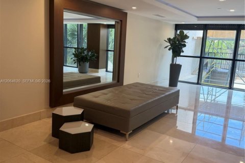 Condominio en alquiler en Miami, Florida, 1 dormitorio, 64.1 m2 № 2339850 - foto 4