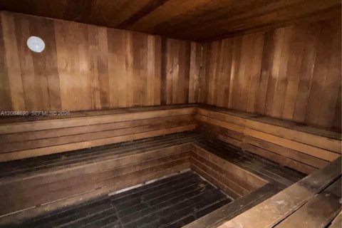 Condominio en alquiler en Miami, Florida, 1 dormitorio, 64.1 m2 № 2339850 - foto 13