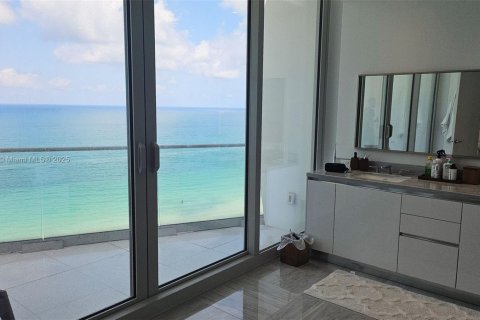 Condo in Sunny Isles Beach, Florida, 4 bedrooms  № 1872572 - photo 7