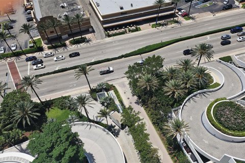 Condo in Sunny Isles Beach, Florida, 4 bedrooms  № 1872572 - photo 17