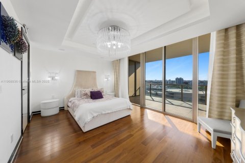 Condominio en venta en Bal Harbour, Florida, 3 dormitorios, 360.83 m2 № 1964385 - foto 16