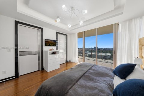 Condominio en venta en Bal Harbour, Florida, 3 dormitorios, 360.83 m2 № 1964385 - foto 14