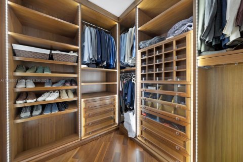 Condominio en venta en Bal Harbour, Florida, 3 dormitorios, 360.83 m2 № 1964385 - foto 12