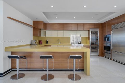 Condominio en venta en Bal Harbour, Florida, 3 dormitorios, 360.83 m2 № 1964385 - foto 4