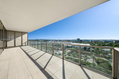 Condominio en venta en Bal Harbour, Florida, 3 dormitorios, 360.83 m2 № 1964385 - foto 19