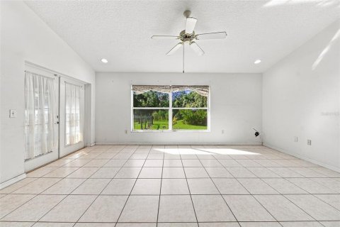 Villa ou maison à vendre à Eustis, Floride: 3 chambres, 193.52 m2 № 2359312 - photo 15