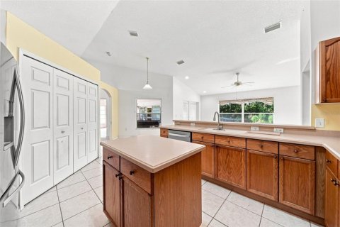 Villa ou maison à vendre à Eustis, Floride: 3 chambres, 193.52 m2 № 2359312 - photo 11