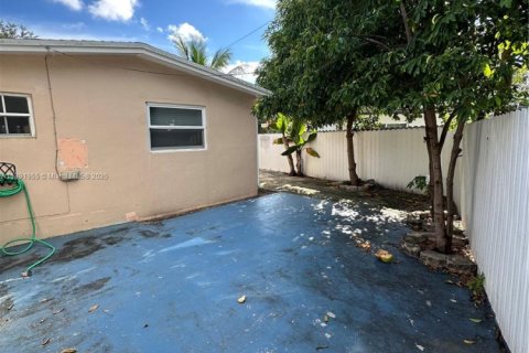 Casa en alquiler en Pembroke Pines, Florida, 4 dormitorios, 208.47 m2 № 1943937 - foto 14