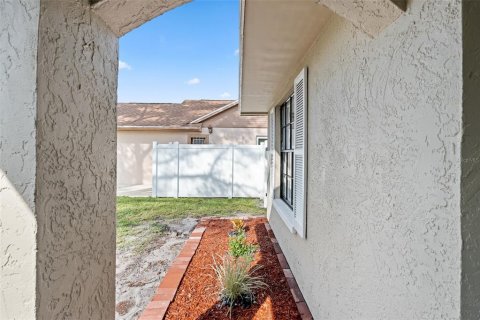 House in Tampa, Florida 3 bedrooms, 137.87 sq.m. № 2413775 - photo 6