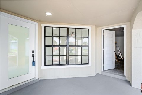 House in Tampa, Florida 3 bedrooms, 137.87 sq.m. № 2413775 - photo 5
