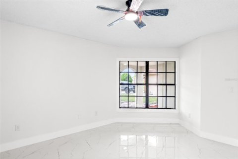 House in Tampa, Florida 3 bedrooms, 137.87 sq.m. № 2413775 - photo 17