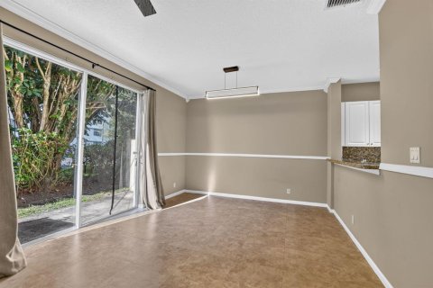 Touwnhouse à louer à Coral Springs, Floride: 3 chambres, 135.27 m2 № 2372361 - photo 11