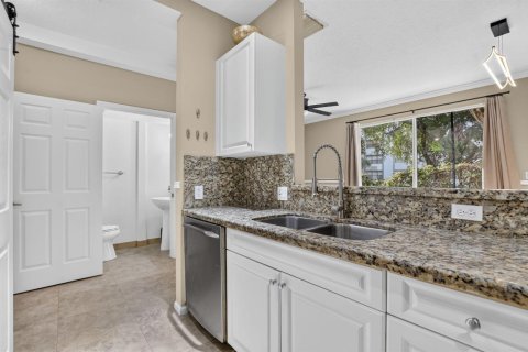 Touwnhouse à louer à Coral Springs, Floride: 3 chambres, 135.27 m2 № 2372361 - photo 17