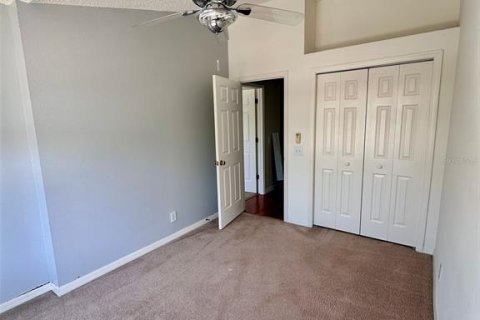 Townhouse in Saint Petersburg, Florida 3 bedrooms, 134.99 sq.m. № 1747638 - photo 26
