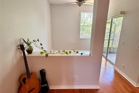 Townhouse in Saint Petersburg, Florida 3 bedrooms, 134.99 sq.m. № 1747638 - photo 5