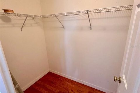 Townhouse in Saint Petersburg, Florida 3 bedrooms, 134.99 sq.m. № 1747638 - photo 23
