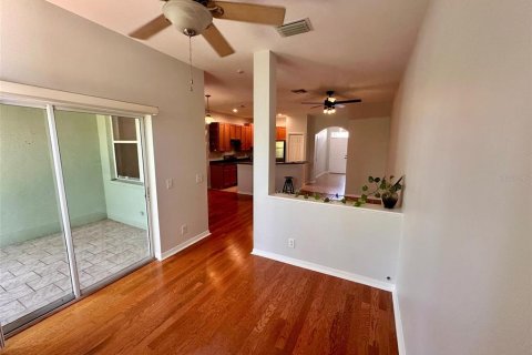 Townhouse in Saint Petersburg, Florida 3 bedrooms, 134.99 sq.m. № 1747638 - photo 8