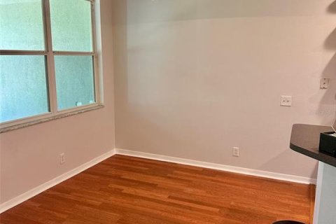 Townhouse in Saint Petersburg, Florida 3 bedrooms, 134.99 sq.m. № 1747638 - photo 7