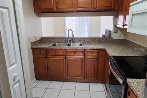 Copropriété à louer à Kissimmee, Floride: 2 chambres, 92.07 m2 № 2148865 - photo 5