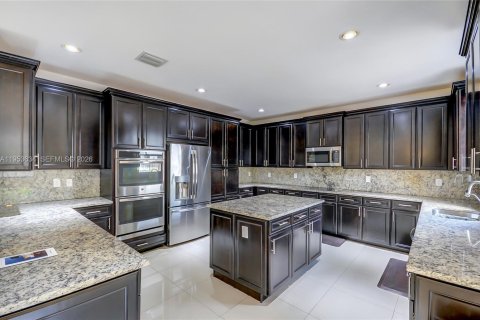 Villa ou maison à vendre à Doral, Floride: 4 chambres, 324.69 m2 № 2011148 - photo 4