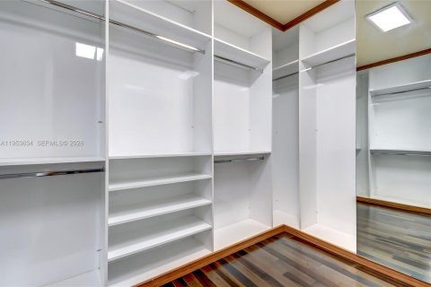 Villa ou maison à vendre à Doral, Floride: 4 chambres, 324.69 m2 № 2011148 - photo 8