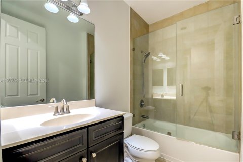 Villa ou maison à vendre à Doral, Floride: 4 chambres, 324.69 m2 № 2011148 - photo 25