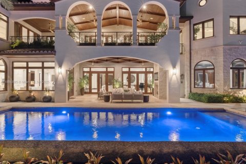 Купить виллу или дом в Форт-Лодердейл, Флорида 6 спален, 830.17м2, № 1942135 - фото 2