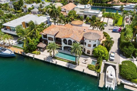 Купить виллу или дом в Форт-Лодердейл, Флорида 6 спален, 830.17м2, № 1942135 - фото 9