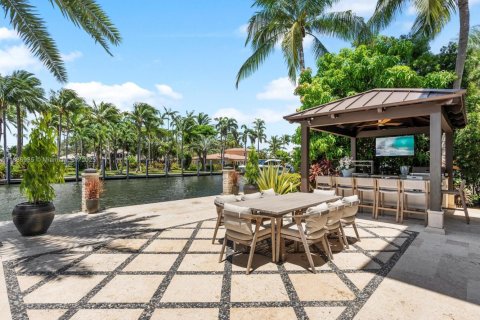 Купить виллу или дом в Форт-Лодердейл, Флорида 6 спален, 830.17м2, № 1942135 - фото 13