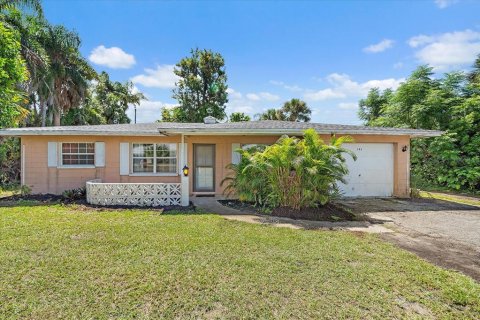 House in Venice, Florida 2 bedrooms, 102.29 sq.m. № 1886875 - photo 1