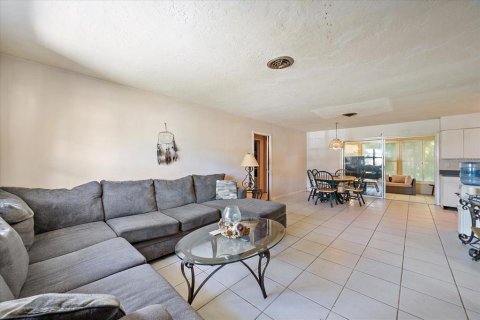 House in Venice, Florida 2 bedrooms, 102.29 sq.m. № 1886875 - photo 8