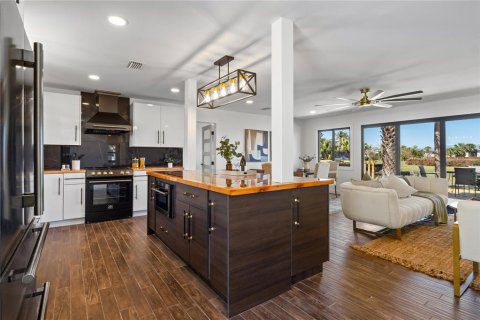 Villa ou maison à vendre à Edgewater, Floride: 2 chambres, 113.53 m2 № 2093535 - photo 3