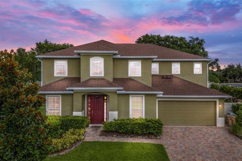 House in Clermont, Florida 4 bedrooms, 332.59 sq.m. № 1816576 - photo 1