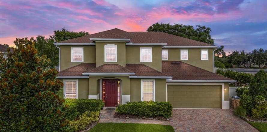 House in Clermont, Florida 4 bedrooms, 332.59 sq.m. № 1816576