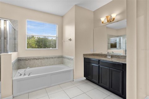 House in Clermont, Florida 4 bedrooms, 332.59 sq.m. № 1816576 - photo 24