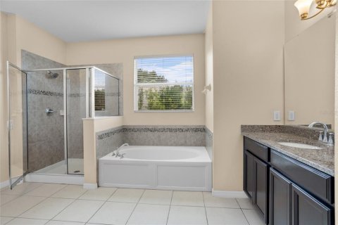 House in Clermont, Florida 4 bedrooms, 332.59 sq.m. № 1816576 - photo 25