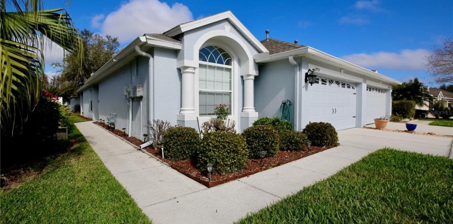 Villa ou maison à Land O' Lakes, Floride 2 chambres, 158.49 m2 № 2094599