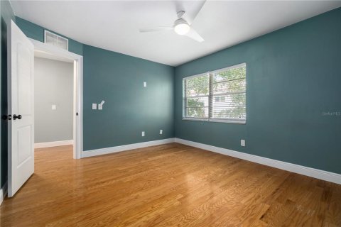 Touwnhouse à louer à Tampa, Floride: 2 chambres, 100.33 m2 № 2347654 - photo 13