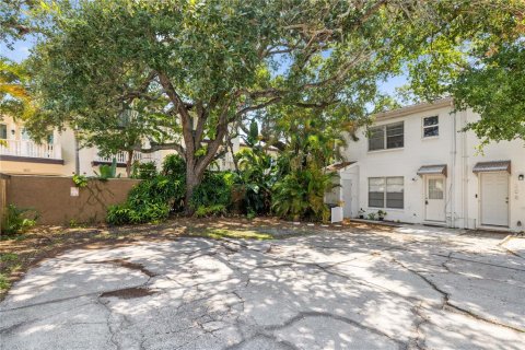 Touwnhouse à louer à Tampa, Floride: 2 chambres, 100.33 m2 № 2347654 - photo 18