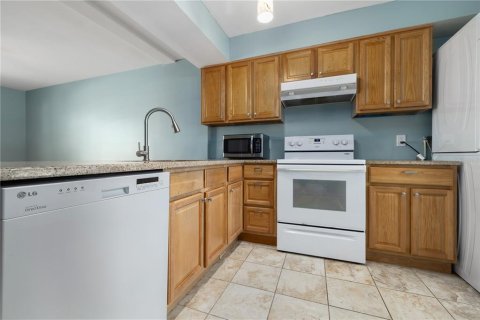 Touwnhouse à louer à Tampa, Floride: 2 chambres, 100.33 m2 № 2347654 - photo 6