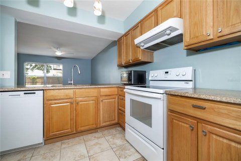 Touwnhouse à louer à Tampa, Floride: 2 chambres, 100.33 m2 № 2347654 - photo 8