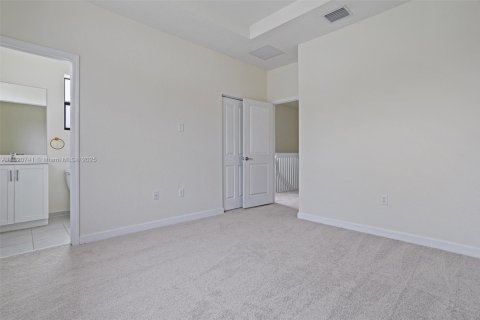 Casa en venta en Hialeah, Florida, 3 dormitorios, 131.18 m2 № 1779240 - foto 20