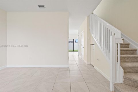 Casa en venta en Hialeah, Florida, 3 dormitorios, 131.18 m2 № 1779240 - foto 12